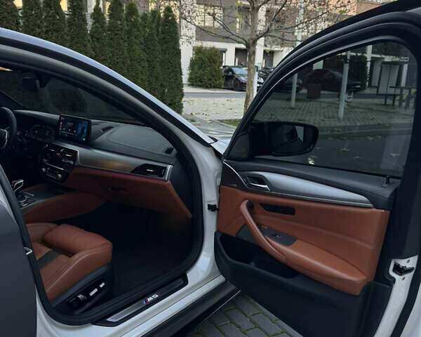 Белый БМВ М5, объемом двигателя 4.4 л и пробегом 64 тыс. км за 83900 $, фото 24 на Automoto.ua