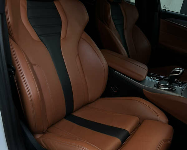 Белый БМВ М5, объемом двигателя 4.4 л и пробегом 64 тыс. км за 83900 $, фото 26 на Automoto.ua