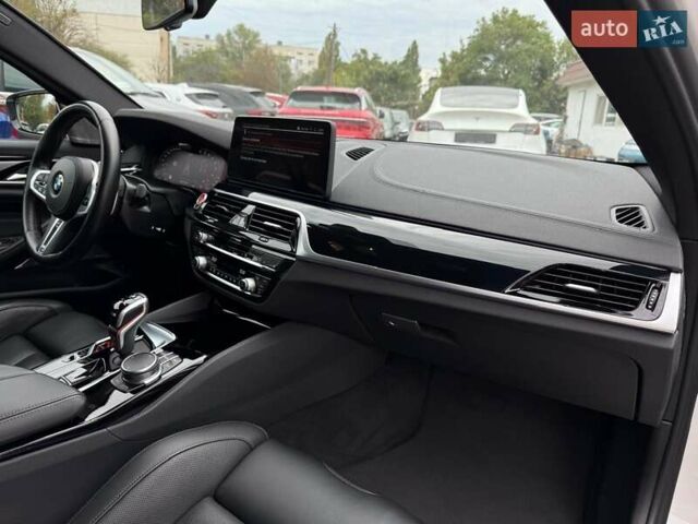 Білий БМВ М5, об'ємом двигуна 4.39 л та пробігом 53 тис. км за 96500 $, фото 51 на Automoto.ua