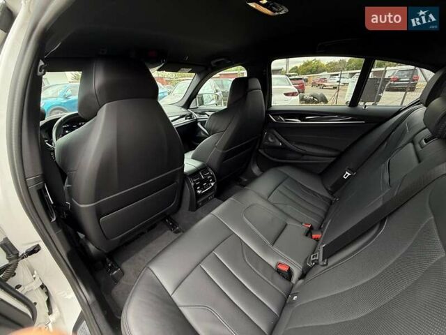 Белый БМВ М5, объемом двигателя 4.39 л и пробегом 53 тыс. км за 96500 $, фото 32 на Automoto.ua