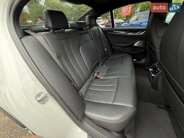 Белый БМВ М5, объемом двигателя 4.39 л и пробегом 53 тыс. км за 96500 $, фото 34 на Automoto.ua