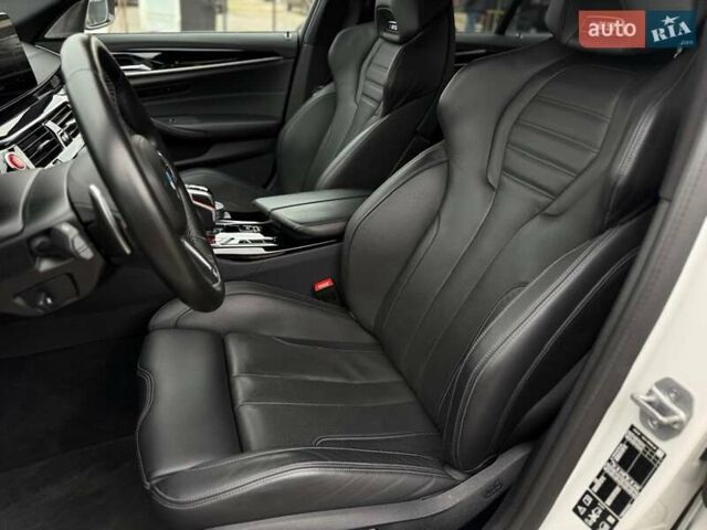 Белый БМВ М5, объемом двигателя 4.39 л и пробегом 53 тыс. км за 96500 $, фото 18 на Automoto.ua