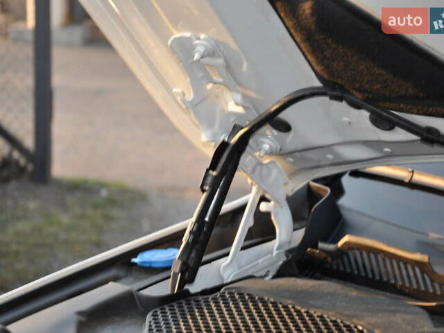 Белый БМВ М5, объемом двигателя 4.39 л и пробегом 53 тыс. км за 96500 $, фото 56 на Automoto.ua