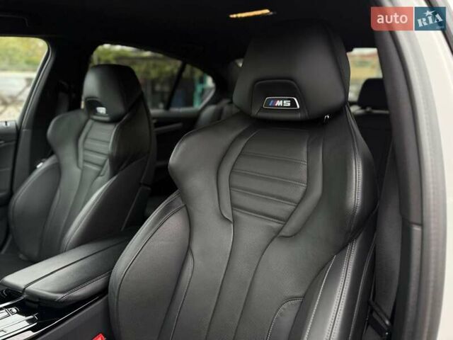 Белый БМВ М5, объемом двигателя 4.39 л и пробегом 53 тыс. км за 96500 $, фото 19 на Automoto.ua