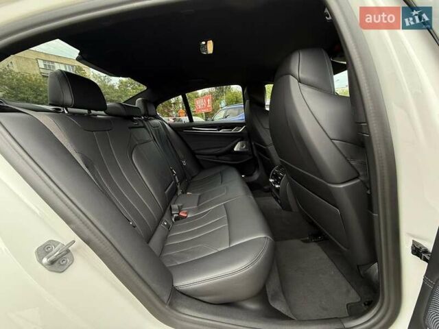 Білий БМВ М5, об'ємом двигуна 4.39 л та пробігом 53 тис. км за 96500 $, фото 41 на Automoto.ua