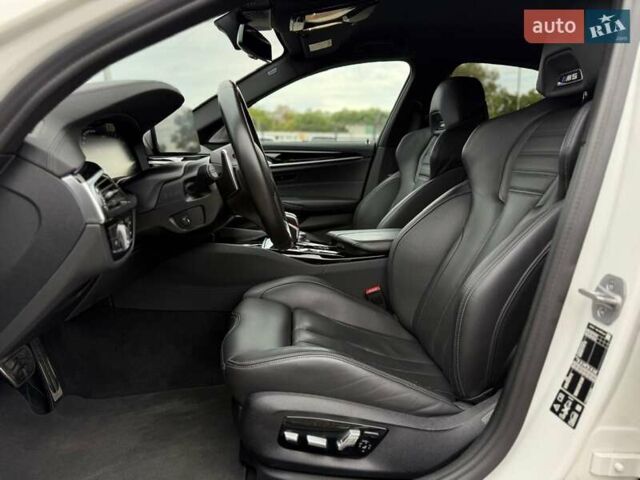 Білий БМВ М5, об'ємом двигуна 4.39 л та пробігом 53 тис. км за 96500 $, фото 24 на Automoto.ua