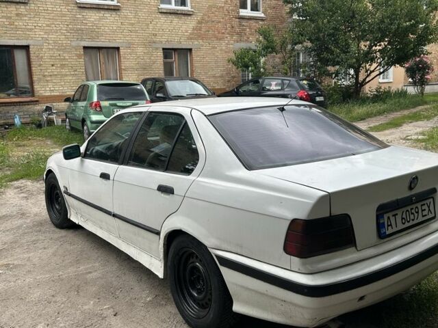 Білий БМВ М5, об'ємом двигуна 1.8 л та пробігом 380 тис. км за 1300 $, фото 4 на Automoto.ua