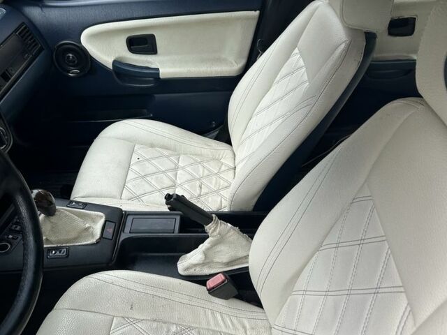 Білий БМВ М5, об'ємом двигуна 1.8 л та пробігом 380 тис. км за 1300 $, фото 3 на Automoto.ua