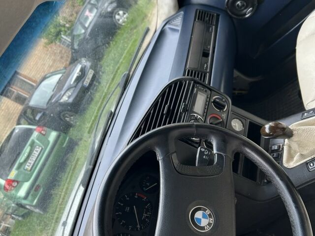 Білий БМВ М5, об'ємом двигуна 1.8 л та пробігом 380 тис. км за 1300 $, фото 6 на Automoto.ua