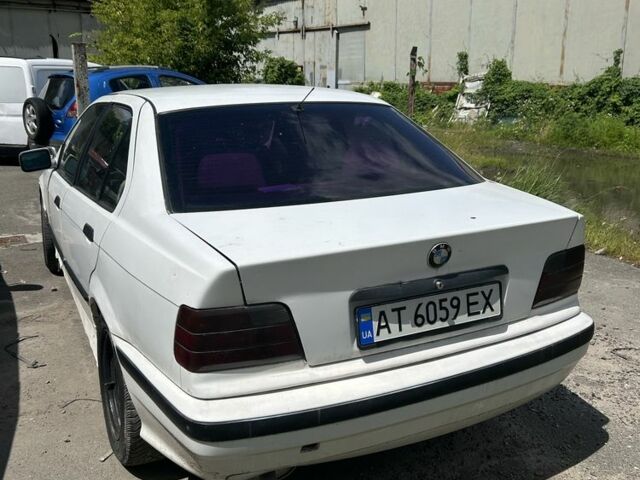 Білий БМВ М5, об'ємом двигуна 1.8 л та пробігом 380 тис. км за 1300 $, фото 1 на Automoto.ua