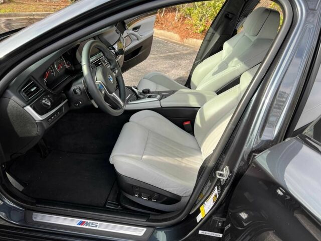 Чорний БМВ М5, об'ємом двигуна 4.44 л та пробігом 134 тис. км за 17000 $, фото 12 на Automoto.ua