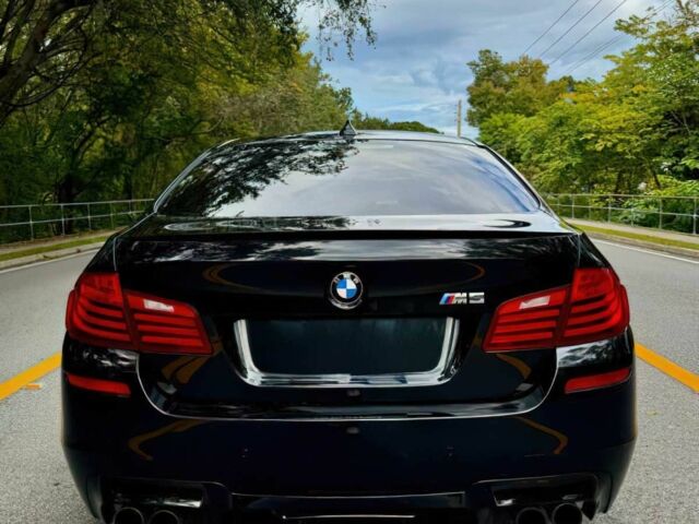 Чорний БМВ М5, об'ємом двигуна 4.4 л та пробігом 70 тис. км за 9500 $, фото 5 на Automoto.ua