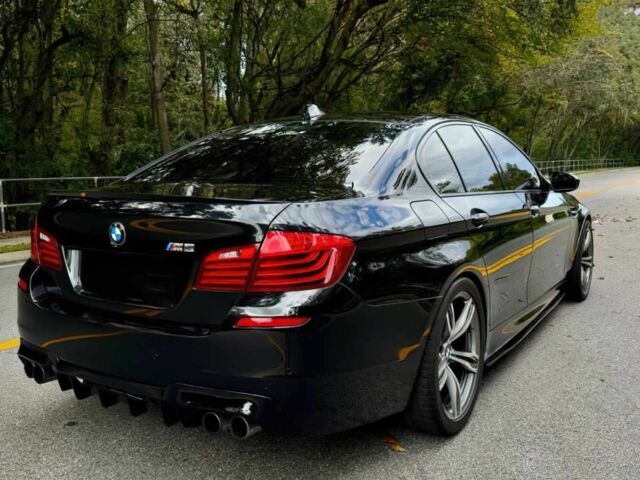 Чорний БМВ М5, об'ємом двигуна 4.4 л та пробігом 70 тис. км за 9500 $, фото 6 на Automoto.ua