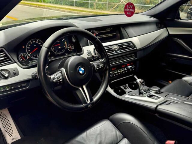 Чорний БМВ М5, об'ємом двигуна 4.4 л та пробігом 70 тис. км за 9500 $, фото 10 на Automoto.ua