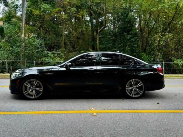 Чорний БМВ М5, об'ємом двигуна 4.4 л та пробігом 70 тис. км за 9500 $, фото 3 на Automoto.ua