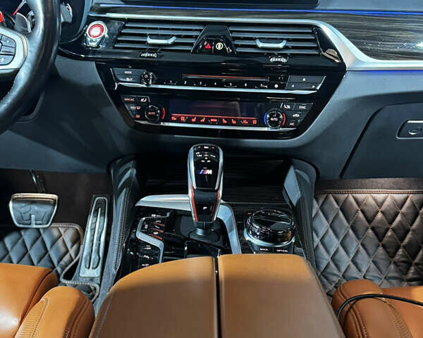 Чорний БМВ М5, об'ємом двигуна 4.39 л та пробігом 98 тис. км за 75000 $, фото 21 на Automoto.ua