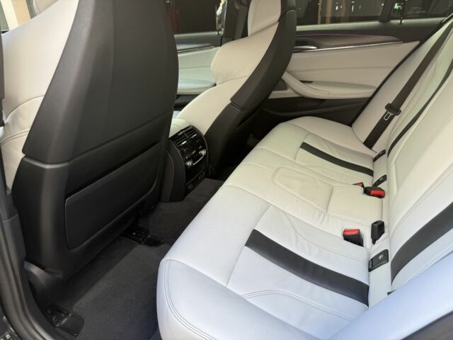 Черный БМВ М5, объемом двигателя 4.4 л и пробегом 63 тыс. км за 75000 $, фото 7 на Automoto.ua