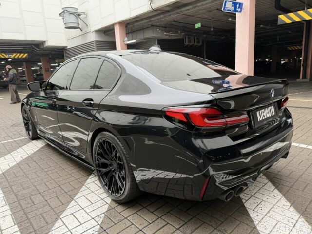 Черный БМВ М5, объемом двигателя 4.4 л и пробегом 63 тыс. км за 75000 $, фото 4 на Automoto.ua