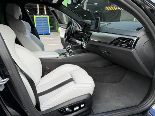 Черный БМВ М5, объемом двигателя 4.4 л и пробегом 63 тыс. км за 75000 $, фото 6 на Automoto.ua