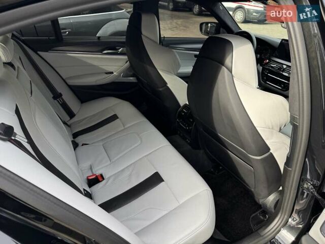 Черный БМВ М5, объемом двигателя 4.39 л и пробегом 13 тыс. км за 110000 $, фото 32 на Automoto.ua