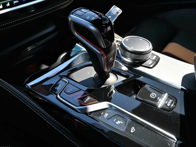 Черный БМВ М5, объемом двигателя 4.4 л и пробегом 25 тыс. км за 50000 $, фото 13 на Automoto.ua