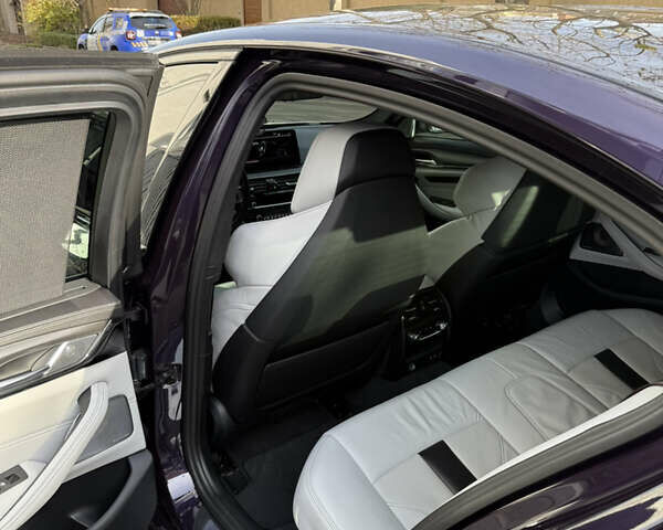 Фиолетовый БМВ М5, объемом двигателя 4.39 л и пробегом 31 тыс. км за 113000 $, фото 23 на Automoto.ua