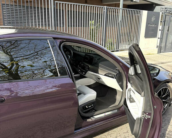 Фиолетовый БМВ М5, объемом двигателя 4.39 л и пробегом 31 тыс. км за 113000 $, фото 18 на Automoto.ua