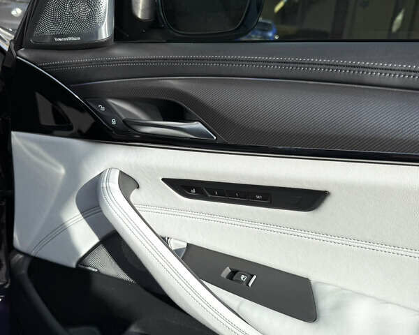 Фиолетовый БМВ М5, объемом двигателя 4.39 л и пробегом 31 тыс. км за 113000 $, фото 19 на Automoto.ua