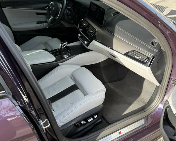 Фиолетовый БМВ М5, объемом двигателя 4.39 л и пробегом 31 тыс. км за 113000 $, фото 16 на Automoto.ua