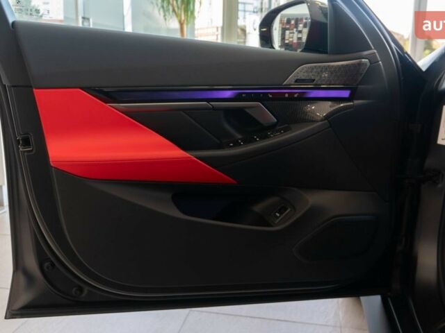 БМВ М5, объемом двигателя 4.4 л и пробегом 0 тыс. км за 183812 $, фото 8 на Automoto.ua