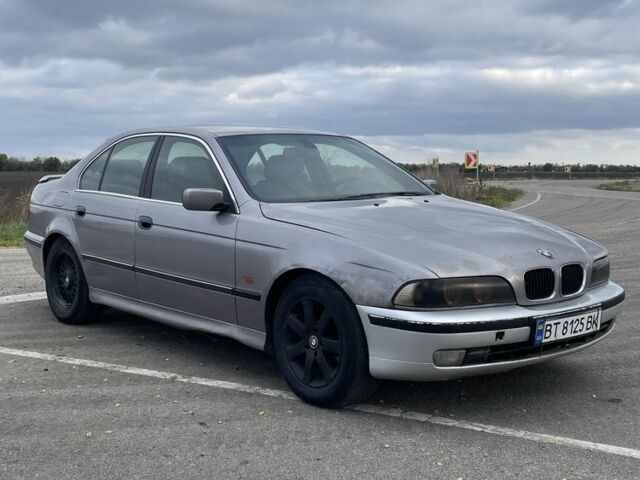 Сірий БМВ М5, об'ємом двигуна 2.5 л та пробігом 430 тис. км за 2600 $, фото 1 на Automoto.ua