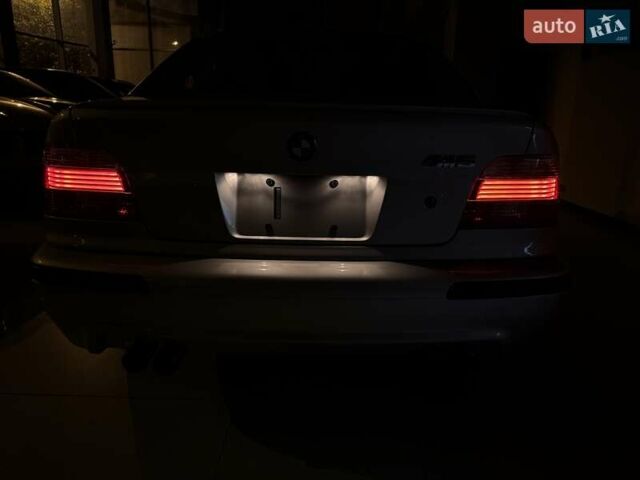 Серый БМВ М5, объемом двигателя 4.94 л и пробегом 169 тыс. км за 99900 $, фото 9 на Automoto.ua