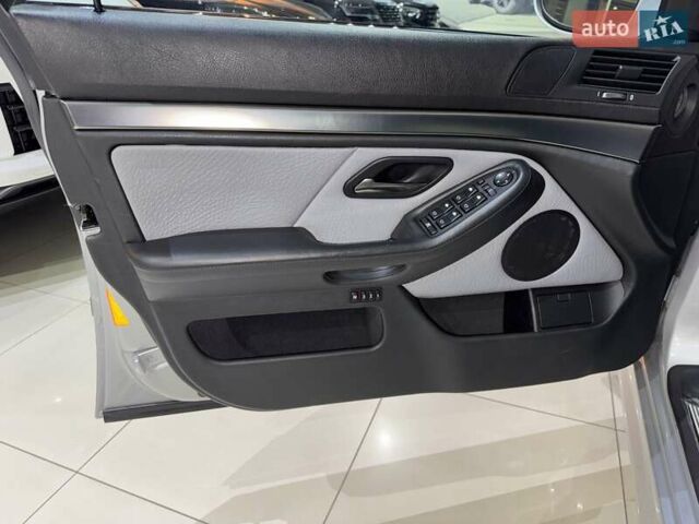 Серый БМВ М5, объемом двигателя 4.94 л и пробегом 169 тыс. км за 99900 $, фото 53 на Automoto.ua