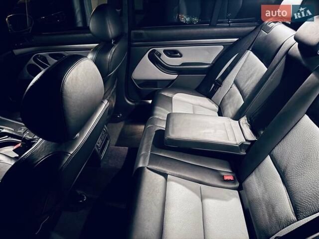 Серый БМВ М5, объемом двигателя 4.94 л и пробегом 169 тыс. км за 99900 $, фото 86 на Automoto.ua