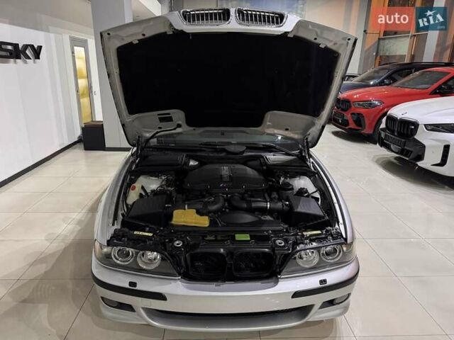 Серый БМВ М5, объемом двигателя 4.94 л и пробегом 169 тыс. км за 99900 $, фото 16 на Automoto.ua