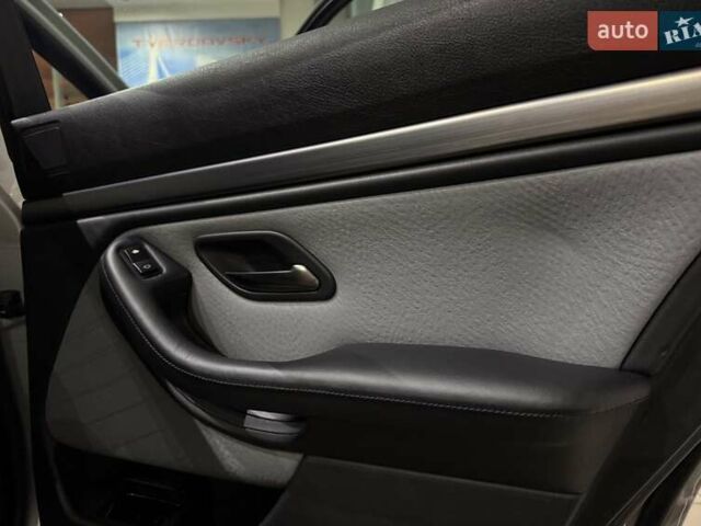 Серый БМВ М5, объемом двигателя 4.94 л и пробегом 169 тыс. км за 99900 $, фото 99 на Automoto.ua