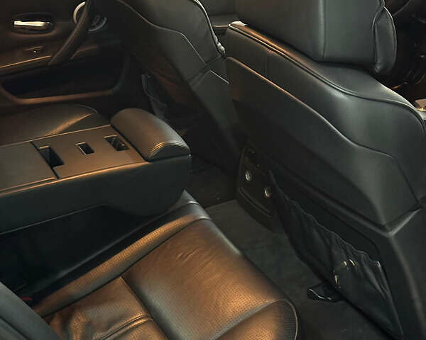 Серый БМВ М5, объемом двигателя 5 л и пробегом 176 тыс. км за 65000 $, фото 23 на Automoto.ua