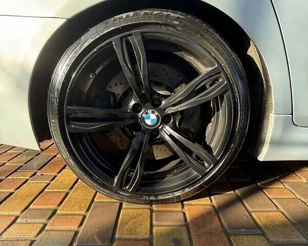 Серый БМВ М5, объемом двигателя 4.39 л и пробегом 190 тыс. км за 31500 $, фото 13 на Automoto.ua