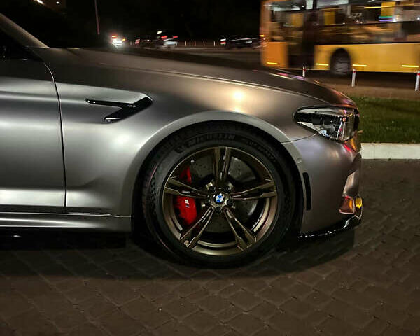 Серый БМВ М5, объемом двигателя 4.39 л и пробегом 71 тыс. км за 66900 $, фото 4 на Automoto.ua