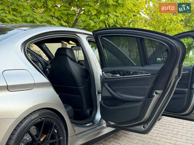 Серый БМВ М5, объемом двигателя 4.39 л и пробегом 89 тыс. км за 109000 $, фото 49 на Automoto.ua