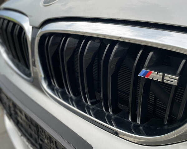 Серый БМВ М5, объемом двигателя 4.39 л и пробегом 38 тыс. км за 68250 $, фото 8 на Automoto.ua