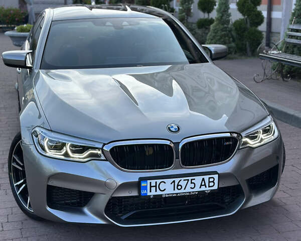 Серый БМВ М5, объемом двигателя 4.39 л и пробегом 38 тыс. км за 65500 $, фото 2 на Automoto.ua