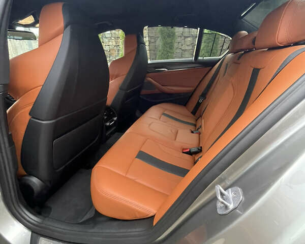 Серый БМВ М5, объемом двигателя 4.39 л и пробегом 38 тыс. км за 68250 $, фото 39 на Automoto.ua