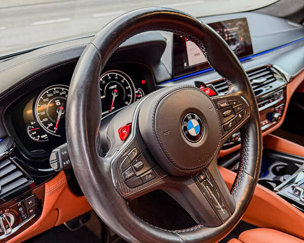 БМВ М5 2019 у Трускавце на Automoto.ua Сірий БМВ М5, об'ємом двигуна 4.39 л та пробігом 82 тис. км за 90000 $, фото 14 на Automoto.ua