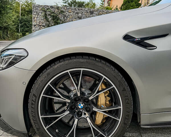 БМВ М5 2019 у Трускавце на Automoto.ua Сірий БМВ М5, об'ємом двигуна 4.39 л та пробігом 82 тис. км за 90000 $, фото 10 на Automoto.ua