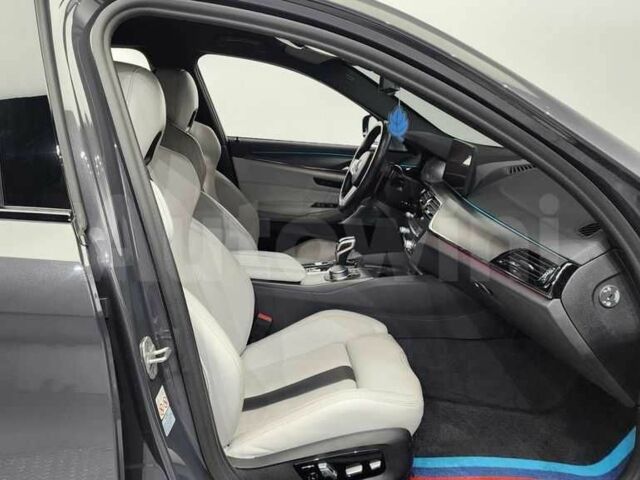 Серый БМВ М5, объемом двигателя 0 л и пробегом 21 тыс. км за 57844 $, фото 8 на Automoto.ua