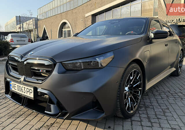 Серый БМВ М5, объемом двигателя 4.39 л и пробегом 8 тыс. км за 179900 $, фото 11 на Automoto.ua