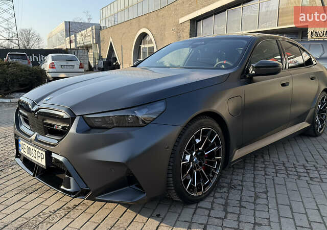 Серый БМВ М5, объемом двигателя 4.39 л и пробегом 8 тыс. км за 179900 $, фото 10 на Automoto.ua