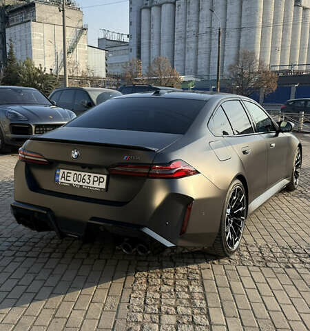 Серый БМВ М5, объемом двигателя 4.39 л и пробегом 8 тыс. км за 179900 $, фото 6 на Automoto.ua