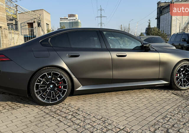 Серый БМВ М5, объемом двигателя 4.39 л и пробегом 8 тыс. км за 179900 $, фото 2 на Automoto.ua